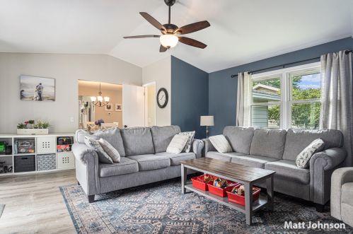 2120 Arbor Ave, Meskegon MI 49441-3604 exterior