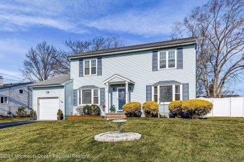 18 Barrier Dr, Hazlet, NJ 07730-1006