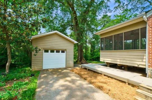 1348 Merry Ln, Atlanta GA 30329-3906 exterior