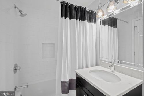 9301 Bentridge Ave, Rockville MD 20854-2860 exterior