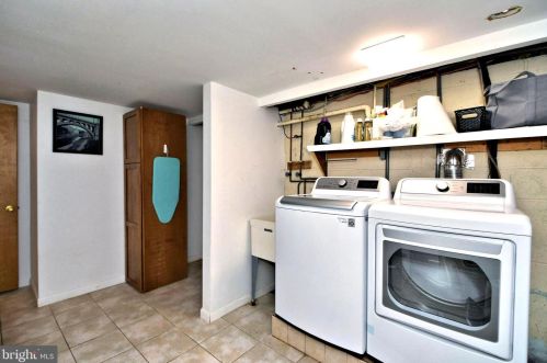 200 Timber Jump Ln, Media PA 19063-1131 exterior