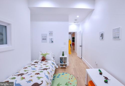 3016 Thayer St, Washington DC  20018-2505 exterior