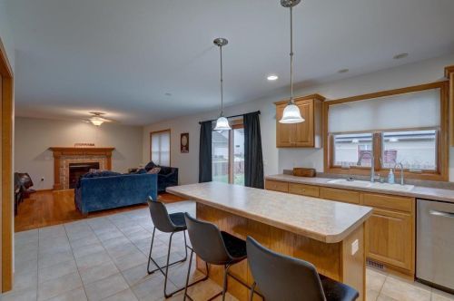 6902 Littlemore Dr, Madison WI  53718-3332 exterior