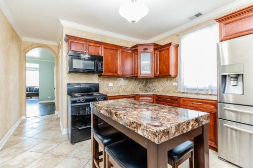 4856 Byron St, Chicago IL 60641-2604 exterior