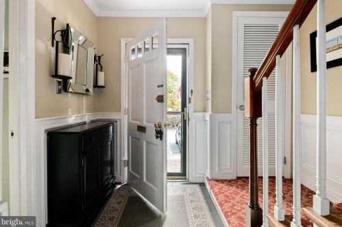 6310 Golf Course Sq, Alexandria, VA 22307-1225