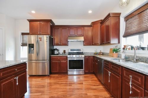 47 Windermere Vlg Rd, Ellington CT exterior