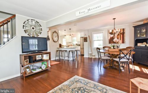 132 Roxboro Rd, Trenton, NJ 08648-3927