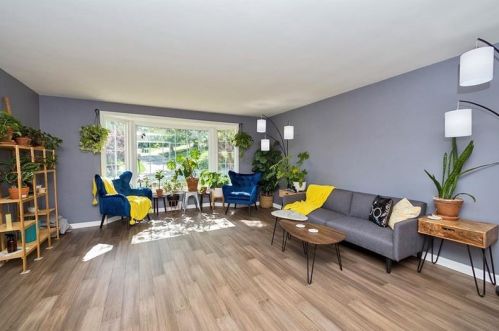 2187 Garrick Dr, Pittsburgh PA  15235-5034 exterior