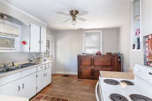 53 Main St, Deep River CT 06417-1804 exterior