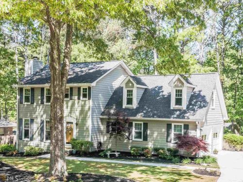 1336 Raintree Dr, Lithonia, GA 30078-2138