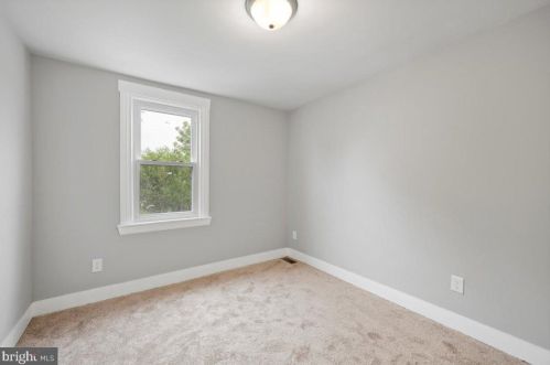 16 Roland Rd, Chester PA 19015-3327 exterior