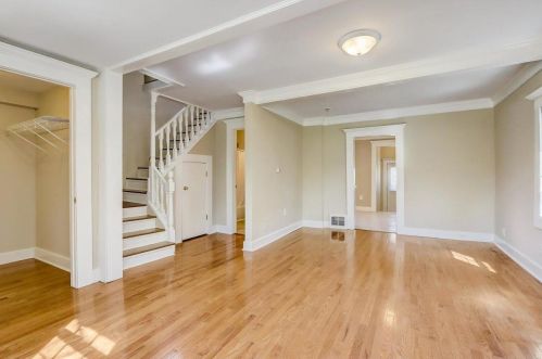 5734 37th St, Milwaukee, WI 53209-4016