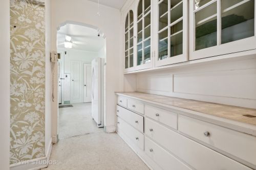 7541 Oakley Ave, Chicago IL 60645-1911 exterior