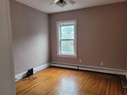 376 Hope St, Providence RI 02906-2651 exterior