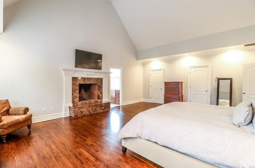 105 Drum Hl Rd, Wilton CT 06897-2412 exterior