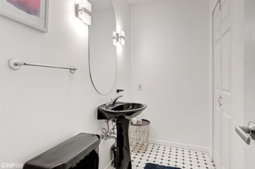 2743 Greenview Ave, Chicago IL 60657-4007 exterior