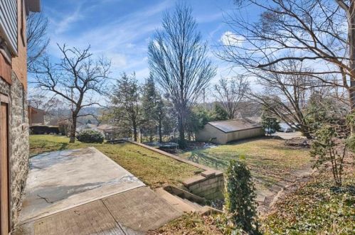 4920 Interboro Ave, Pittsburgh PA 15207-2327 exterior