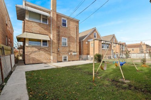 5655 Kenneth Ave, Chicago IL 60646-5907 exterior