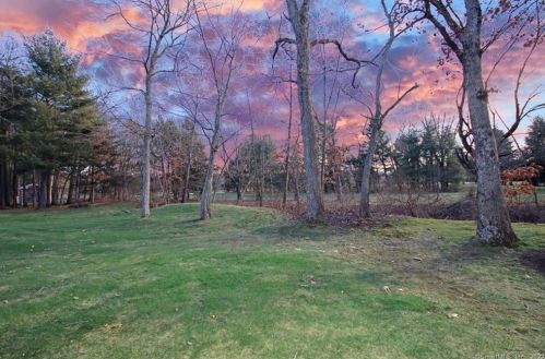 105 Tunxis Vlg, Farmington CT 06032-1502 exterior