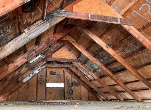 857 Hutchinson Ave, Pittsburgh PA 15218-1433 exterior