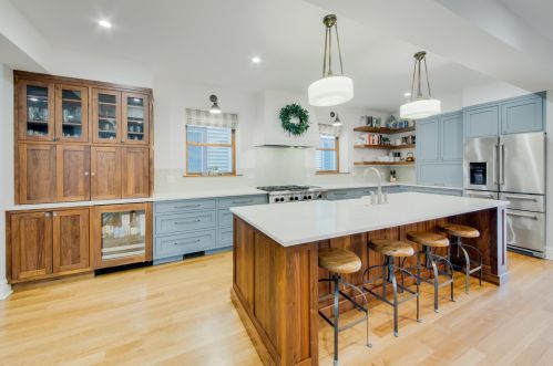 4727 Artesian Ave, Chicago IL 60645-5302 exterior