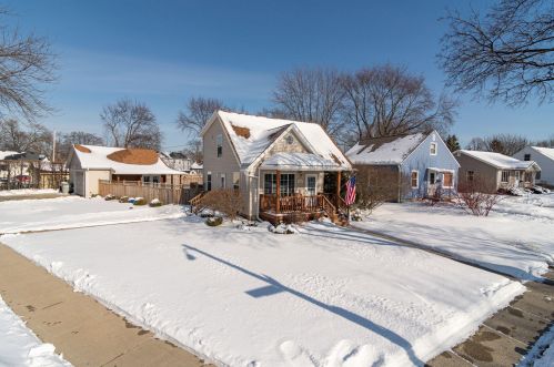 5446 Stack Dr, Milwaukee WI 53219-3137 exterior