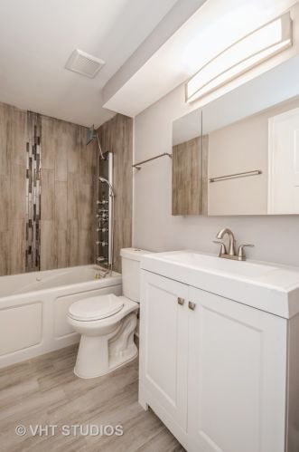 7215 Ridgeland Ave, Chicago IL 60649-2808 exterior