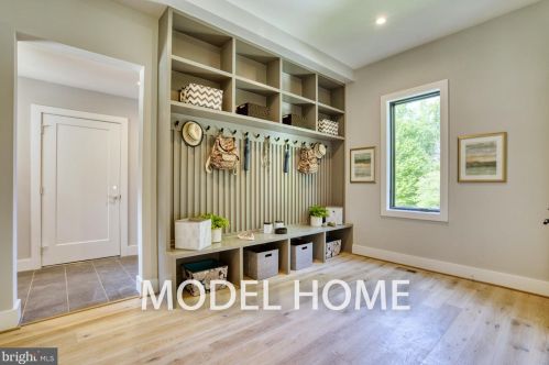 1713 Macon St, Mc Lean VA  22101-5130 exterior