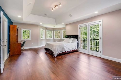 3 Pne Ter, Demarest NJ 07627-1214 exterior