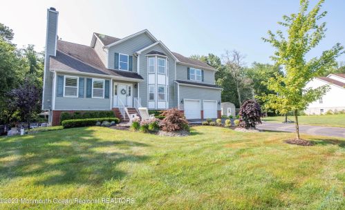 9 Maxim Ct, Jackson Twp, NJ 08527-3892