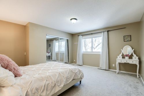 1522 Aspen Dr, Saint Paul MN 55122-1305 exterior