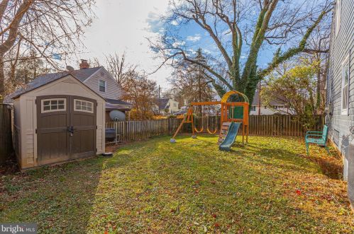 13203 Midway Ave, Rockville MD 20851-1812 exterior