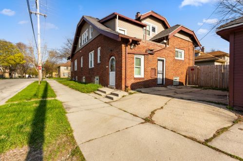 3457 39th St, Milwaukee, WI 53215-4020