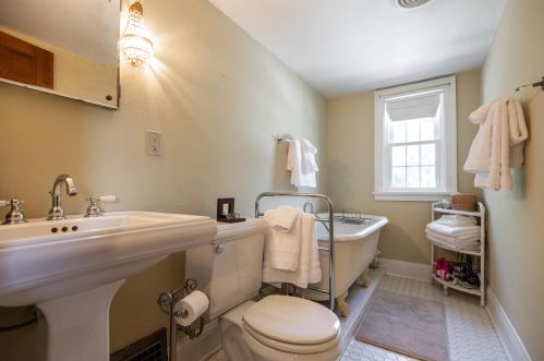 4531 Frederick Ave, Milwaukee WI 53211-3644 exterior