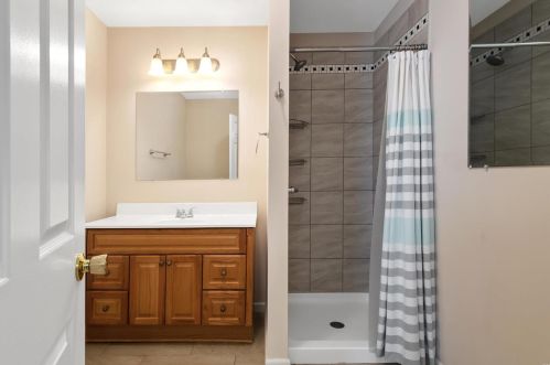 2625 Midland Rdg Dr, Saint Louis MO 63114-1232 exterior