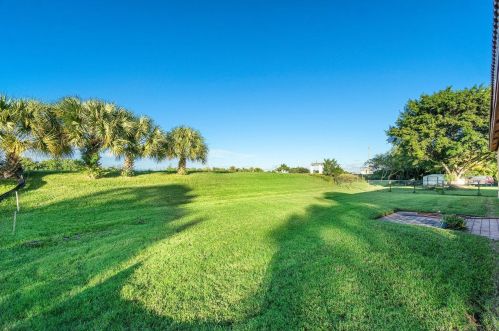 386 Dalton Cir, Fort Pierce FL 34953-5850 exterior