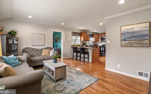 13008 Evanston St, Rockville MD 20853-3027 exterior