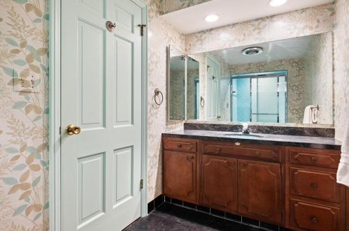 213 Harwick Dr, Pittsburgh PA  15235-5331 exterior