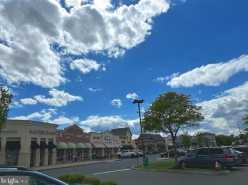 5 Wheatfield Ct, Columbus NJ  08022-1977 exterior