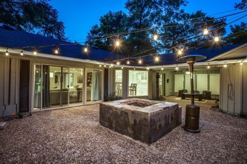 1049 Frst Grv Dr, Dallas TX 75218-2333 exterior