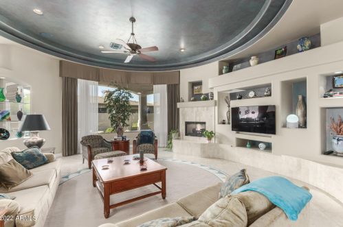 821 Enfield Way, Chandler, AZ 85286-7029