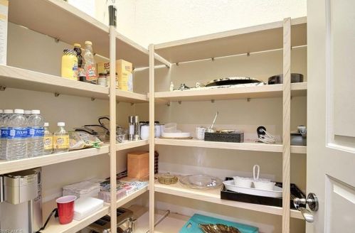 2906 Leonardo Ave, Naples FL exterior