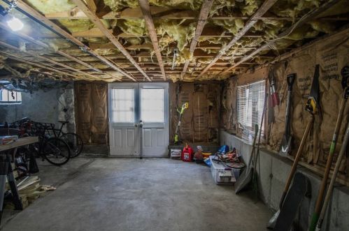 79 Deerfield St, Worcester MA 01602-4349 exterior