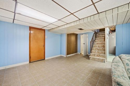 432 Jenne Dr, Pittsburgh PA 15236-2422 exterior