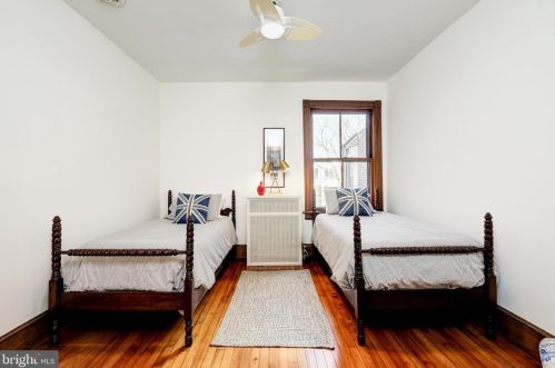 132 12 St, Washington DC 20003-1413 exterior