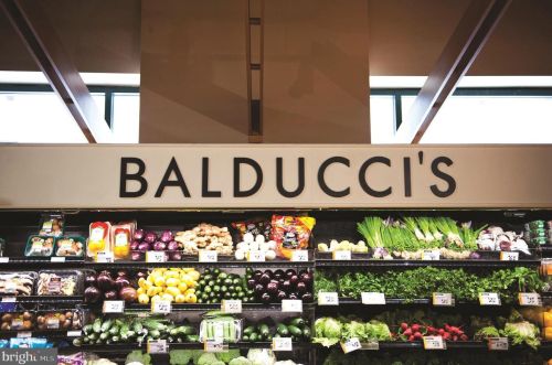 1704 Anderson Rd, Mc Lean VA 22102-1620 exterior