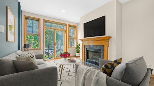 3045 Damen Ave, Chicago, IL 60618-8238