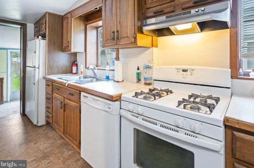 195 Main St, Trenton NJ  08620-2311 exterior