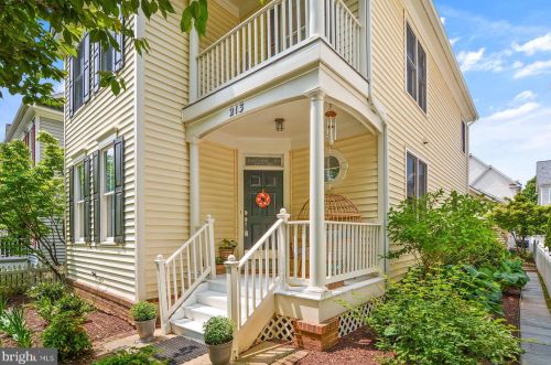 213 Creek Valley Ln, Rockville MD  20850-5603 exterior