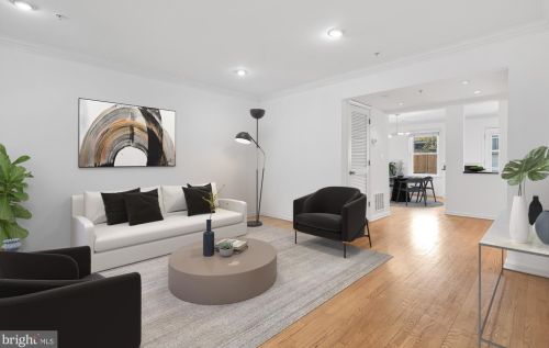 816 10th St, Washington, DC 20002-3736